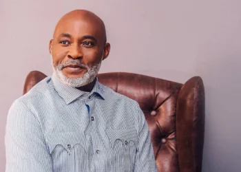 Richard Mofe Damijo : Le Parcours Inspirant d&rsquo;une Icône qui a Redéfini le Succès